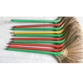 Chổi cỏ cán Nhựa