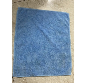 Khăn lau bàn ghế giao màu ngẫu nhiên 